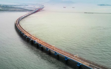 Mumbai :  अटल सेतु पर बिछेगा ऑप्टिकल फाइबर नेटवर्क: हाई-स्पीड इंटरनेट वाला बनेगा  देश का पहला समुद्री पुल