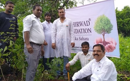 आशिर्वाद फाऊँडेशन द्वारा वृक्षारोपण एवं स्वतंत्रता दिवस समारोह